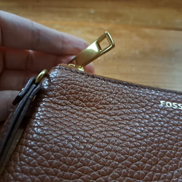 Fossil Wristlet Wallet, Wrist Strap, Purse, Key a Card Holder, Pebbled Leather - Picture 5 of 7